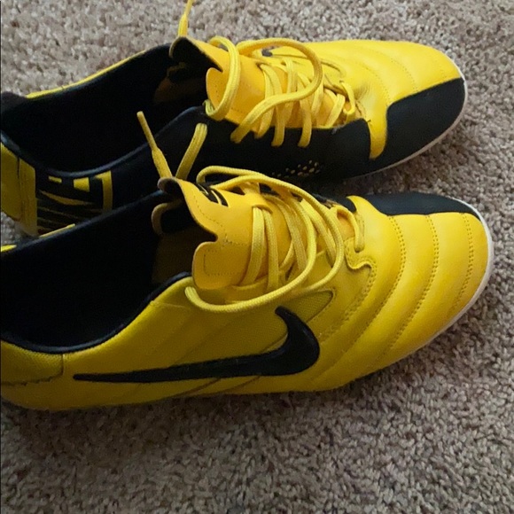 Sneakers - Picture 1 of 2